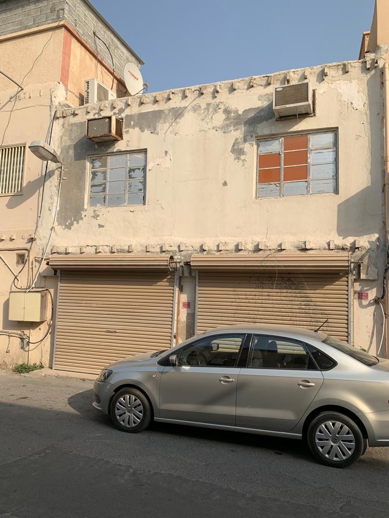 Whole Building For Sale - Saar